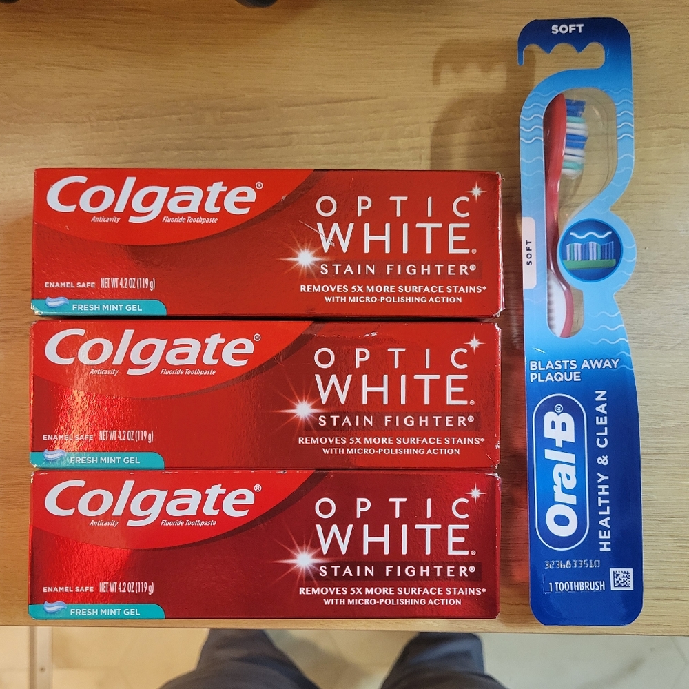 Colgate Optic White Toothpaste Stain Fighter Fresh Mint Gel 3 Pack Oral Care Kit